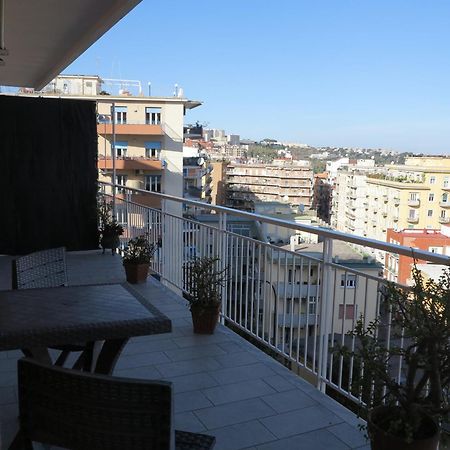 Pretty Panoramic Apartment - Half Way Center-Vomero District ナポリ エクステリア 写真
