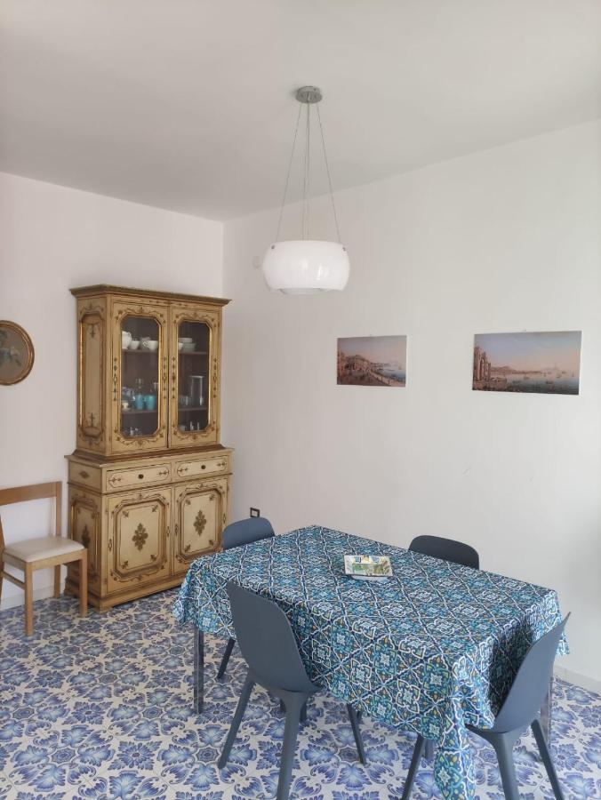 Pretty Panoramic Apartment - Half Way Center-Vomero District ナポリ エクステリア 写真